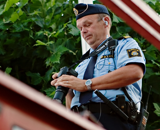 Police chimping