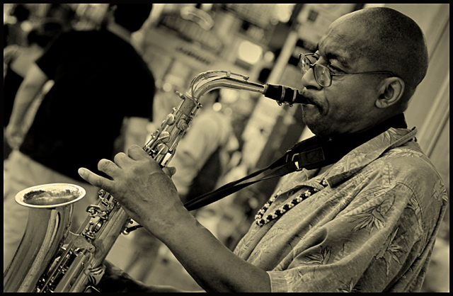 Picture 127saxman.jpg