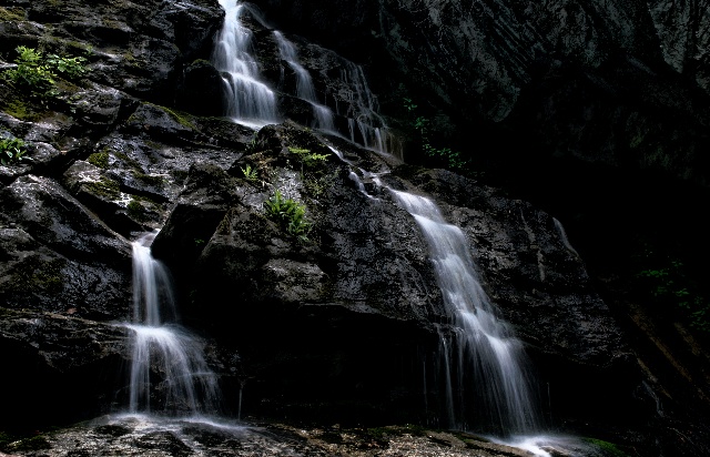 Dark Falls