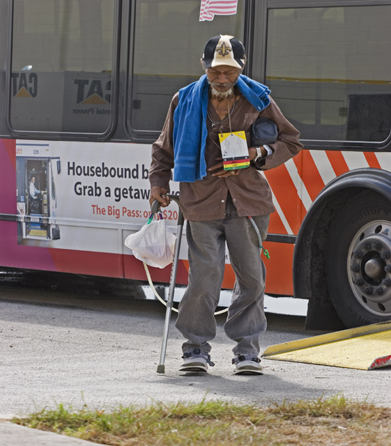 Katrina survivor old man arrives San Antonio 3 Sep 05-FINAL-SMALL-6476.jpg