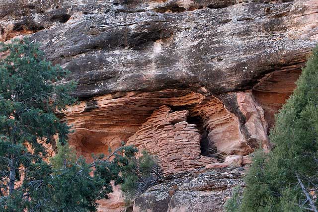 Indian ruins round cliff-DPC-0381.jpg