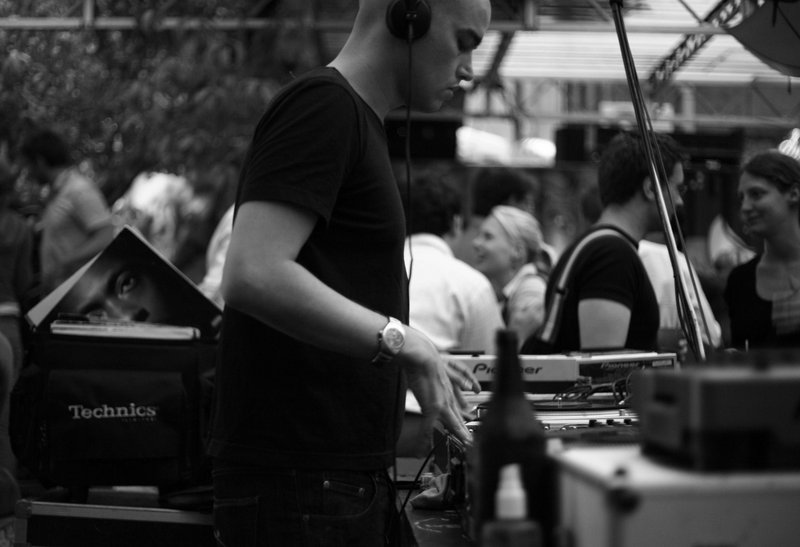 dj