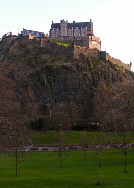 edinburghcastle1.JPG