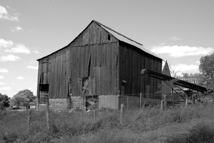 Barn-02 (B&W)