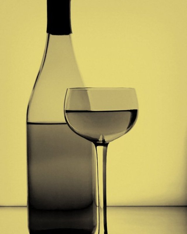 Abstract Glassware Design