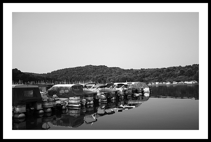 B/W Boats