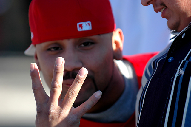 DSC_0771gangsign_web.jpg
