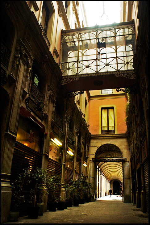 Barcelona-alley.jpg