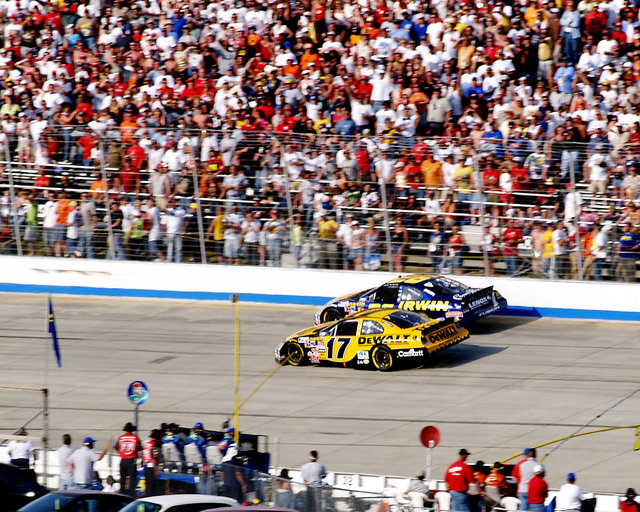 Kenseth passes McMurry for lead and Win at Dover 2006