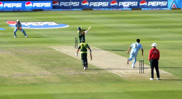 Bowled-02.jpg