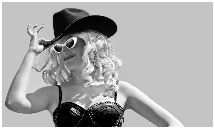 Cowgirl (B/W version)