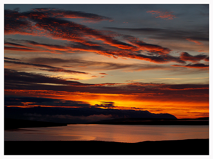 Sunset Over Másvatn