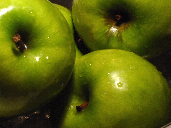 Leveled apples