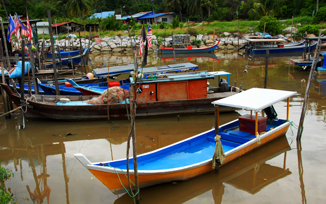 Fishing sampans