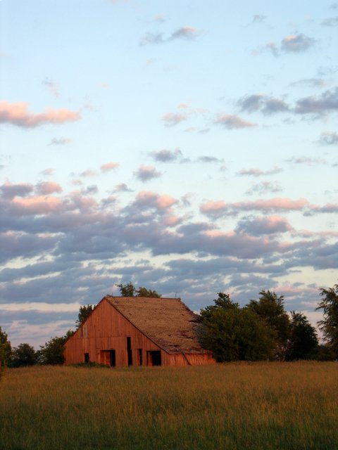 ruddy_barn.jpg