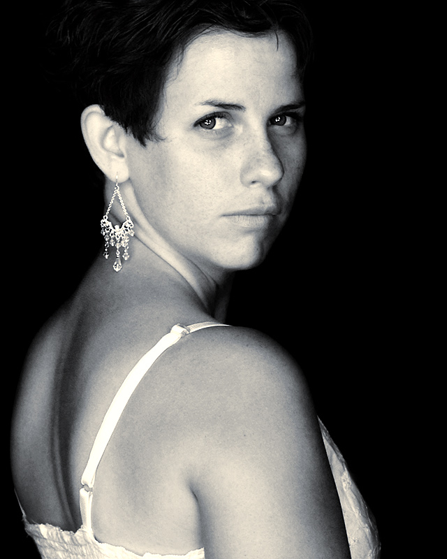 erin_shoulder_bw