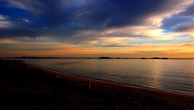 Safety Bay sunset with fence dpc.jpg