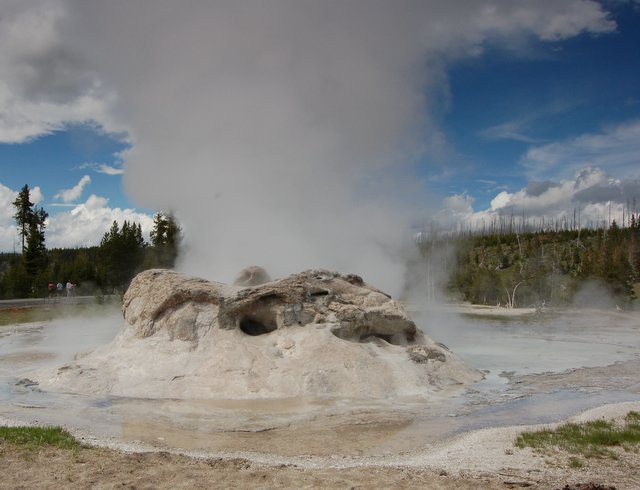 Grotto Geyser.jpg