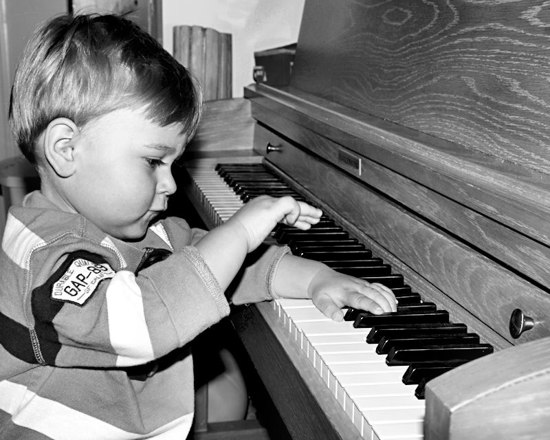 Little pianist
