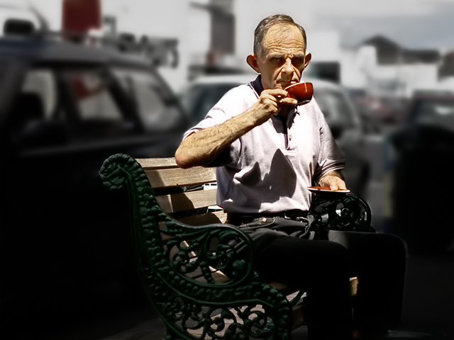 Street Photography I outtake - Il fumatore