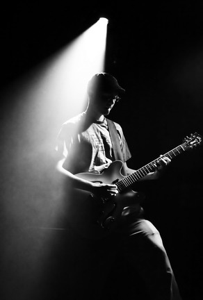 JR 6446 BW_resize.jpg
