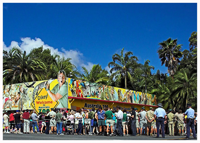 Wave of People at Aussie Zoo