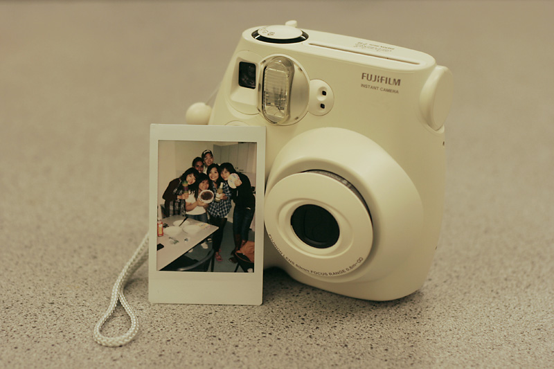 Instant camera