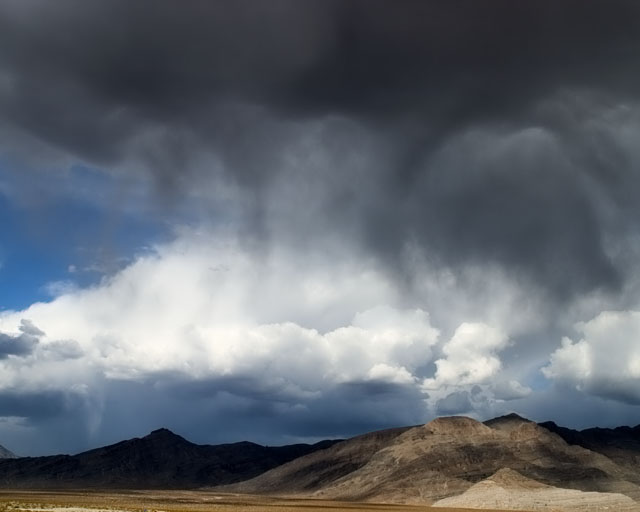 Storm over the Desert v2