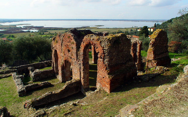 Massaciuccoli bath ruins