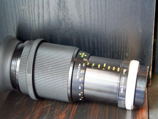 telesar auto Zoom 1:3:5 F 75-205mm