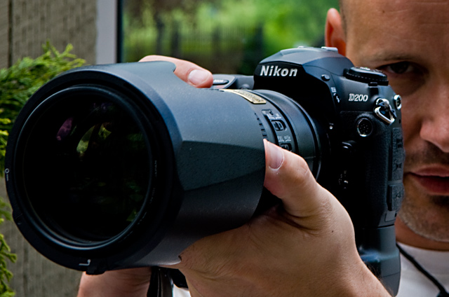I've got Simon's Ni-kon Camera