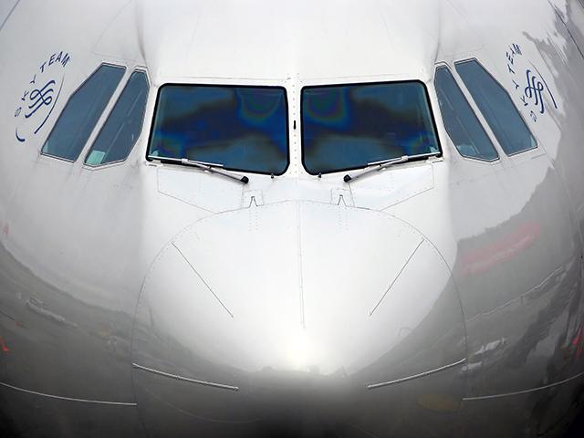 Airbus A330 - Up Close and Personal!