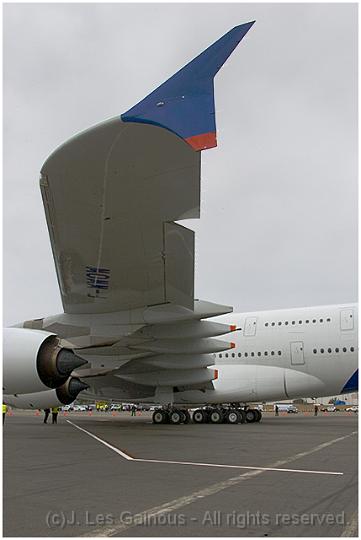 Airbus A380 - View from Under Left Wing