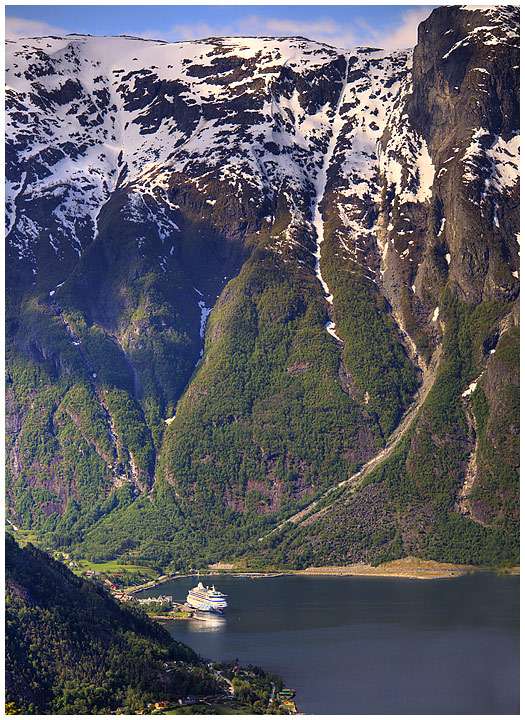 Big Cruise Ship, Bigger Mountain