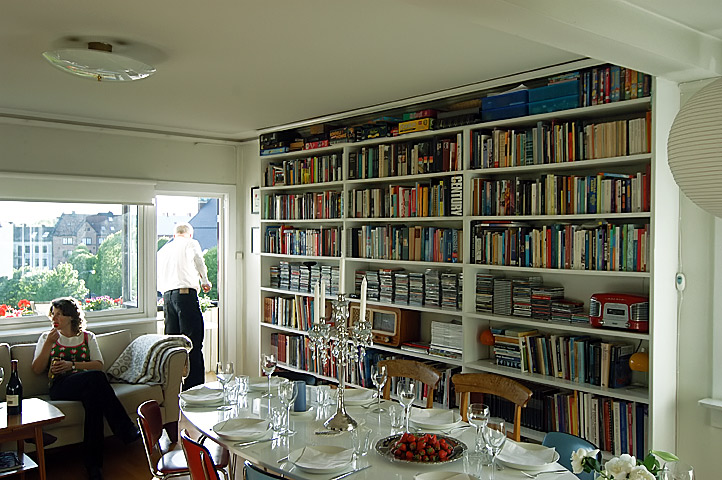 DSC_0013-bookshelves.jpg