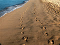 des pas dans le sable.jpg