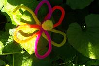 pipe cleaner flower.JPG