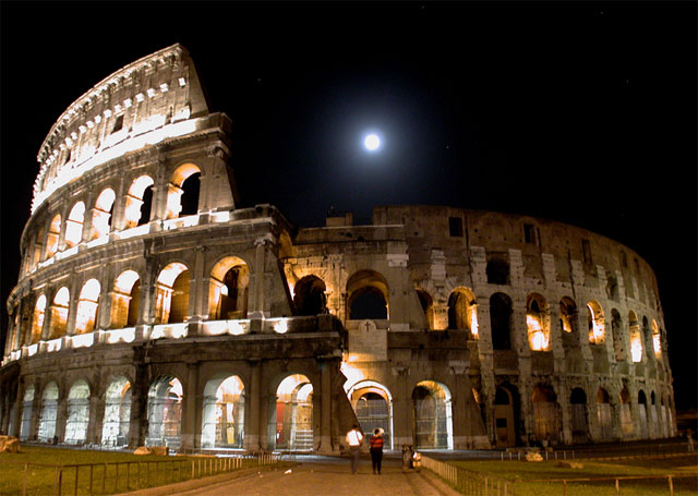 colosseum_full_moon.jpg