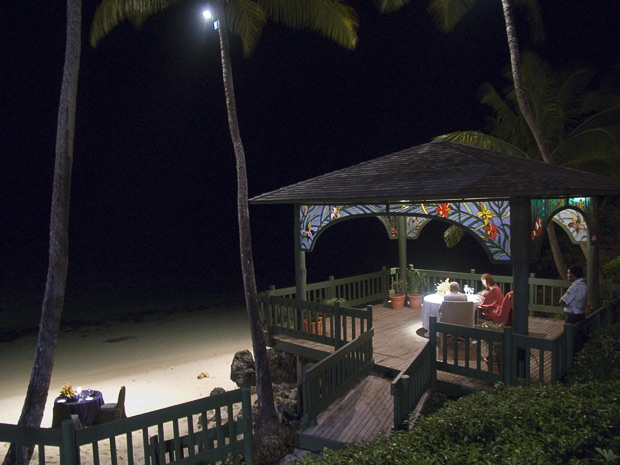 gazebo-dining-2.jpg