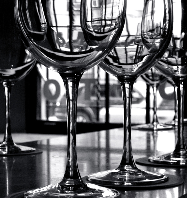 glass b/w 1