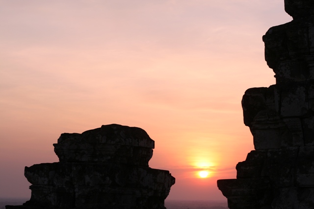 sunset at angkor wat.JPG