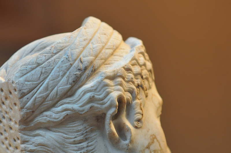 Statue 2