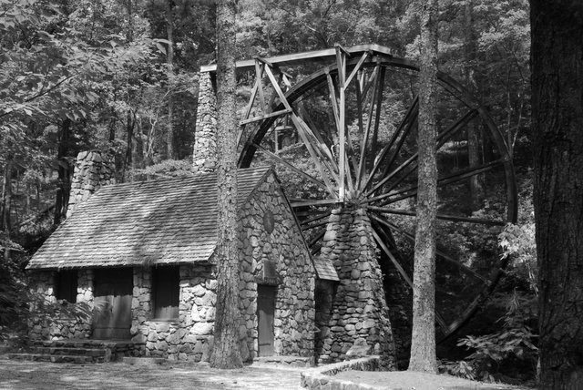 Old Mill (B&W2)