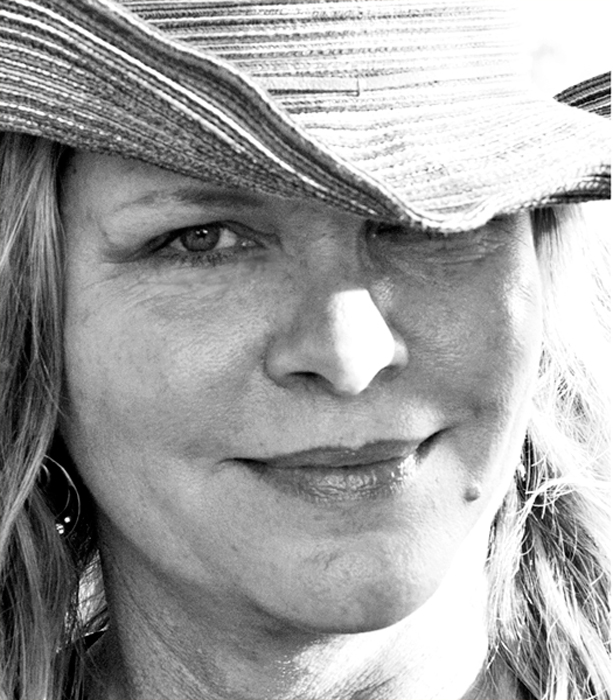 bwcroppedhat3242