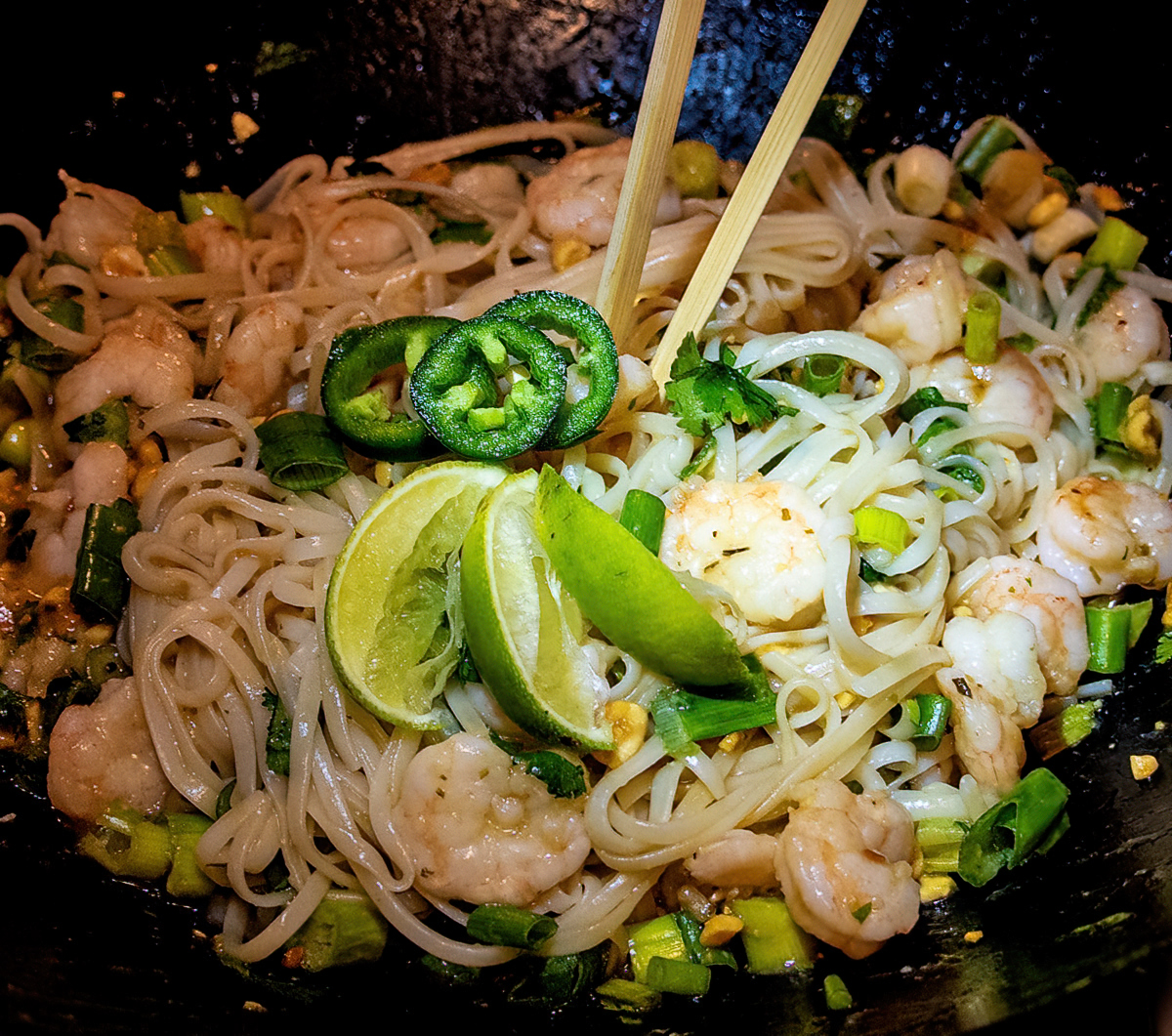 Shrimp Pad Thai with Lime