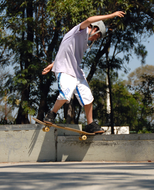 Dylan-Skateboarding3