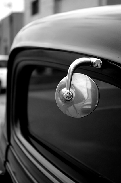 '34 Ford mirror detail