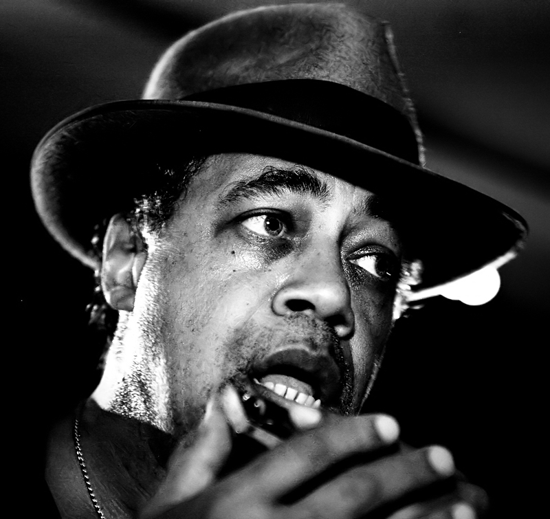The harmonica player