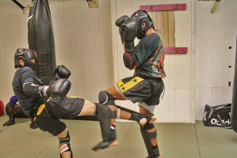 Cut kick
