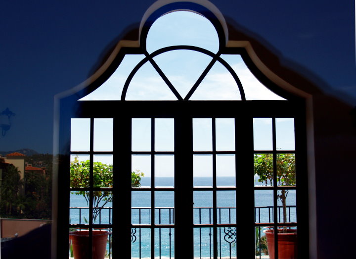 Door to Sea or Reflect to the Courtyard